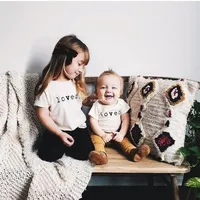 Ins Summer Children T-shirt Fashion Girls Letter Imprim￩ en coton Tees Boys Love Love Short Manneve Casual Tops Baby Girl V￪tements A5871264G