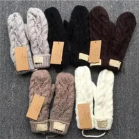 2023 Design Women's Gloves for Winter and Autumn Cashmere Mittens con deliziose palline di pelliccia Sport all'aperto Warm Winter 562