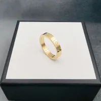 Paarringe Großhandel Designer Liebe für Frauen Herren Hochzeit Luxus-Engagement Doppel T-Buchstaben Ring No Drill Drei Drill gebogene Ring-2