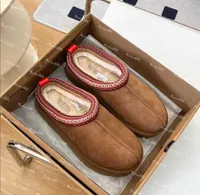 Womens Designer Boots 2022 Platform vrouw winterlaarsontwerper Ankle Boots Tazz Dames schoenen Chestnut Black Warm Fur Slippers Indoor laarsjes