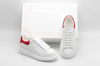 Sapatos t￪nis masculinos casuais pequenos designers brancos de luxo de luxo na China cauda vermelha