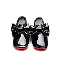 İlk Yürüyüşçüler Kızıllar İçin Kırmızı Alt Patent Deri Bebek Ayakkabıları Big Bow doğumlu Moccasins Bebek Walker Crib 0-24M209U