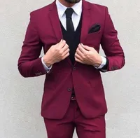 Fashion Red Slim Fit Groom Tuxedos Populära brudgummen Mens bröllopsklänning Utmärkt Man Jacket Blazer 3 -bit SuitjacketPantsvest