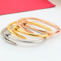 Klassisk designer nagelarmband titanst￥l armbangles guld silver manschett armband nlay diamant armband kvinnor mens ￤lskar br￶llop smycken g￥va med l￥da