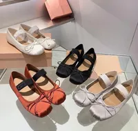 Miu 2022 Yeni Bale Ayakkabıları Kadın Saten Yay Konforu ve Eğlence Loafer Düz Dans Ayakkabı Bayanlar Kız Tatil Streç Mary Jane Ayakkabı1245266