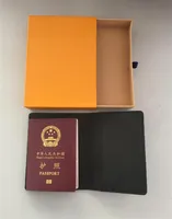 2018 мужчина подлинная кожаная паспортная крышка кошелька Women Loxury Credit Halder Men Men Holder Holder Travel Callet Porte Carte 8916298