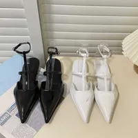 Бренд повседневная обувь дизайнер дизайнер 2022 Новая задница Air Flat Shoes Roman roman Learnals Женские лето