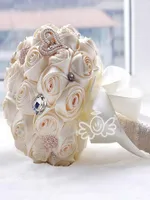 2019 Luxury Gorgeous Wedding Bridal Bouquets Elegant Pearl Bride Flower Wedding Bouquet Handmade Crystal Ribbon Cream3776063