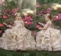 2021 New Flower Girl Dresses For Weddings Jewel Neck Champagne Puffy Ruffles Tiered Floral Little Kids Baby Gowns First Communion 9956172