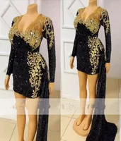 2022 Sexy Short Black Homecoming Dresses Illusion V Neck Long Sleeves Gold Lace Appliques Sheath Sequined Custom Party Graduation 4043727