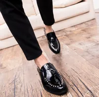 Light Sole Pointed Toe Loafers Men Shoes PU Classic Fashion Patent Leather Everyday Party Banquet Trend Rivet Tassel Decorative El3736237