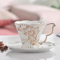 Cups Saucers Luxus Original Frühstück Keramik Schöne wiederverwendbare Kaffeetassen Services Bone China Jogo de Xicaras Porzellan Tabelle Geschirr