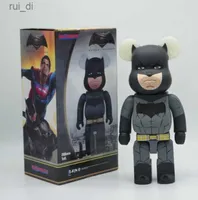 Bearbrick 400% Brinquedos de urso violento Figuras do Batman Classic palha