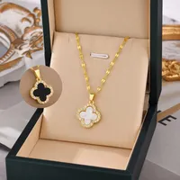 Pendant Necklaces Necklace Women's Light and Luxury Small Number of Designs Collar 2022 New Diamond Set Four leaf Grass Neck Chain Accessories