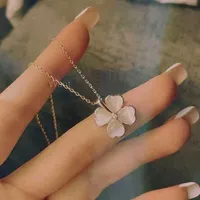 Pendant Necklaces New titanium steel Lucky Love clover Fritillaria Necklace women's light luxury niche clavicle chain simple fashion gentle style