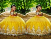 2022 vestido de esferas amarelo mini quinceanera vestidos pequenas crian￧as bordadas com mangas de ombro de meninas vestido de gradua￧￣o de concurso Tee33355686