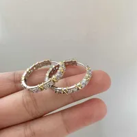 2022 23 Designerohrringe Einfacher Modeschmuck 18k Weißgold Füllung Runde CZ Diamond Gemstones Frauen Hochzeitsohrring für Liebhaber keine Schachtel