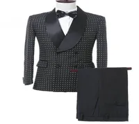 Popularny gracz z podwójnym wybrojem szal Lapel Groom Tuxedos Groomsmen Man Suit męskie garnitury ślubne kurtka oblubieńca Pantstie A16170536