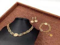 Resin Epoxy crystal Pendant women Thick chain necklace Bracelet Earring Sets Banshee Medusa head portrait 18K gold plated ladies D7220441
