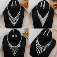 Pendant Necklaces Rhinestone Necklace 2 Piece Bridal Wedding Dress Full Diamond Earrings Set Chain Dinner Party Accessories Wholesale