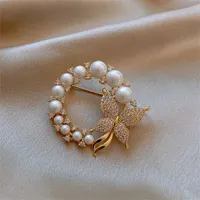 European and American pearl butterfly Pins Brooches artistic temperament fashion personality fixed clothes accessories AC215