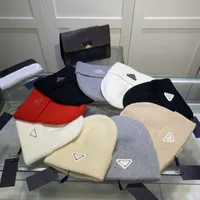 2022 니트 모자 패션 레터 모자 인기 인기있는 따뜻한 바람 방풍 스트레치 멀티 컬러 고품질 비니 모자 성격 거리 스타일 커플 헤드웨어 9 색