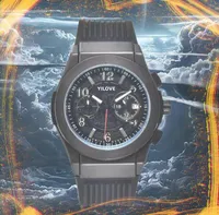 Designer de luxe Classic Fashion Men Stopwatch Watch 42 mm Full Fonctional Caoutching Tous les sous-cadrans fonctionnant en verre sapphir horloge de Noël cadeau de Noël