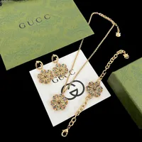 Pendant Necklaces New G Double G Flower Necklace Women&#039;s Ancient Brass Bracelet Set with Diamond Color Diamond Ear Studs Earrings