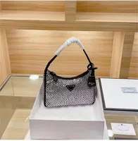 2022 elmas kadın omuz çantası yeni kristal çanta yaz moda alt koltuk cüzdanlar lüks kılıflar bling naylon klasik parlak el çantası fermuar çanta