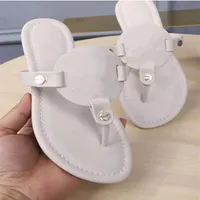 High Quality Classic Flip Flops Indoor Slipper Luxury Kids Design Slippers Flat Shoe Summer Ladies Slippers Ladie Tory Sandals Fem310L