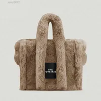Qualité fausse fourrure grande sac fourre-tout de luxe concepteur de luxe pour femmes sacs à main pluffy dames épaule crossbody sacs en peluche