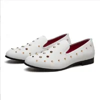 Luxury Mens Top Fashions Designer Rivets Shoes Flats Party Spiked Trainers Men Wedding Dress Sneakers Da02