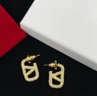 Ünlü cz elmas cazibe küpeler kulak saplama klasik altın mektup tasarımcı küpe kadın bayan parti düğün severler hediye nişan takı hediyesi