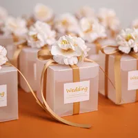 Enrole de presente Caixa de doces transparente transparente com fita de flores artificial lembranças de casamento para hóspedes Matte Dragees Chocolate Box for Baptism L220908
