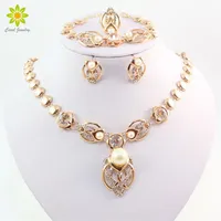 Gold Plated Imitation Pearl Wedding Costume Necklace Earrings Sets Fashion Romantic Clear Crystal Women Party Gift Jewelry Sets231C