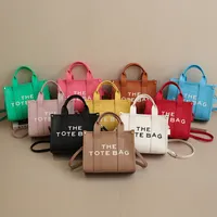 2022 Модная сумка на открытом воздухе для женщин дизайнерские буквы сумочки роскошные матовые кожи