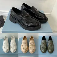 Desingers Black Brished Leather Loafer Women Flat Shoes Classic Penny Loafers増加プラットフォームスニーカー分厚いラバーソールオックスフォードワークカジュアル