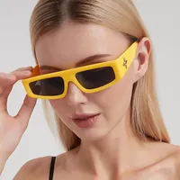 Solglasögon 2022 Vintage Cat Eye Woman Retro Shades Y2K Sol Glasögon Kvinnlig mode Små ramspegel