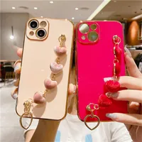 Plush Love Bracelet Cases Phone Designers for iPhone 14 Pro Max Plus Fashion Shell iPhone14 13 12 Mini SE 2022 11 8 7 XR X XS Srockproof Camera Cover