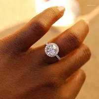 Anéis de casamento na moda Big Stone Round Shaped for Women Shining Alta qualidade Jewelry Silver Color