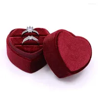 Geschenkomschakeling verfijnde hartvorm ringdoos glad zacht zacht sieraden verloving bruiloft belangrijke ceremonie retro