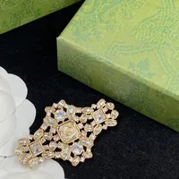 Damesontwerper Diamanten broche mode goud broche juwelen accessoire pins dames luxe broches merk bloemen brosche 2210102d
