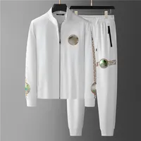 Tasarımcılar Yeni Mens Trailtsits Moda markası erkekler takım elbise bahar sonbahar erkekler iki parçalı spor giyim gündelik stil takım elbise/012