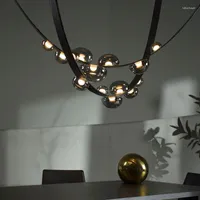 Kroonluchters moderne bol ball hanglampen eenvoudige Noordse ontwerper kunst glas lederen kroonluchter woonkamerlampen trap hangende decor