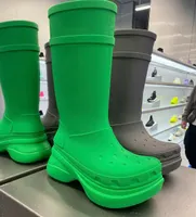 M￤n kvinnor regn st￶vlar designers croc boot tjock botten non-halp booties gummi plattform bootie mode riddare st￶vel gel￩ f￤rg