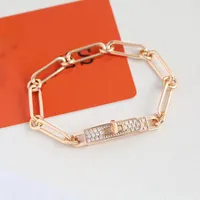 Luxury Designers bracelet Women diamond Charm bracelet Fashion Accessories Bracelets Metal jewelry Cuban Chain lovers gift party is very beautiful