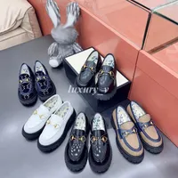 Designer Casual schoenen Dames Buckle Loafers Cowhide Leather Shoes Lady Trainers Luxe Black Bottom Ladies Platform Sneakers