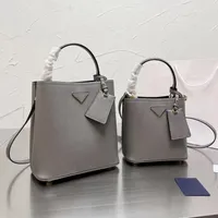 Luxurys Designers Handbags women Shoulder Bags Fashion Classic Handbag high capacity totes Travel Shopping bag Simple letter style 2 sizes 2022