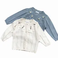 プルオーバーの女の赤ちゃん編みカーディガン秋の幼児の女の子の男の子素敵なセーターカーディガンシングル胸の花ニットジャケット服j221010