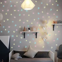 Dekoration Posterwall 100pcs leuchtende gemischte Farbe Sternmond 3d Wandaufkleber Kinder Babyzimmer Wohnzimmer leuchten im dunklen Haus